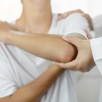 sinir sıkışması nereye vurur