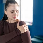 sinir sıkışması omuz ağrısı yapar mı