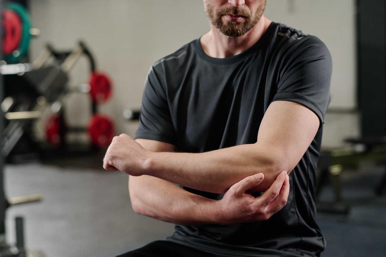 tenisçi dirseği omuz ağrısı yapar mı