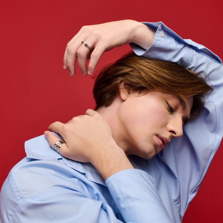 boyun düzleşmesi kamburluk yapar mı