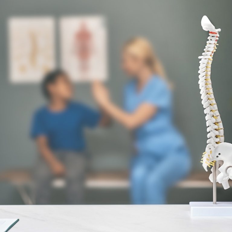 skolyoz ağrı yapar mı