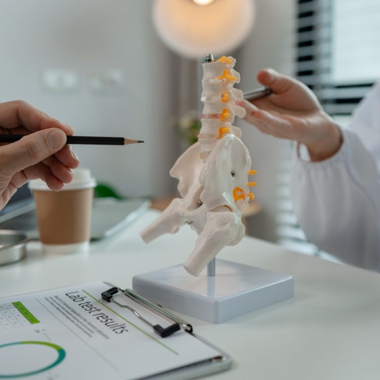 skolyoz ağrısı nereye vurur