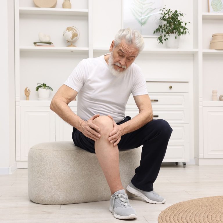 yaşlılarda diz ağrısı nedenleri